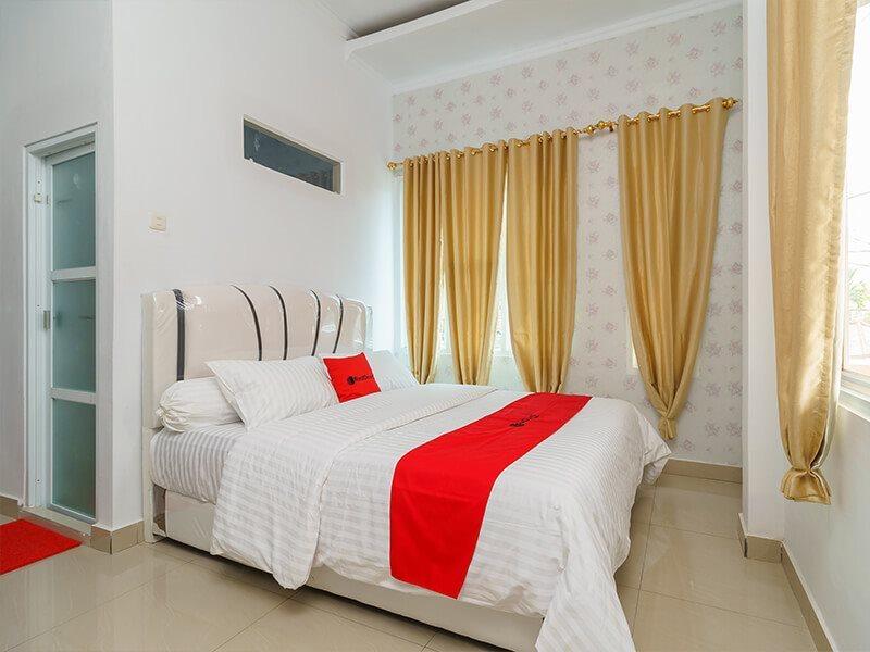 RedDoorz Syariah near Simpang Sekip Palembang Hotel Bagian luar foto