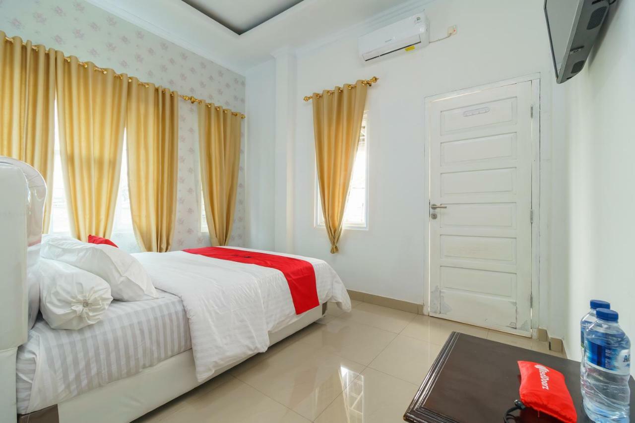 RedDoorz Syariah near Simpang Sekip Palembang Hotel Bagian luar foto
