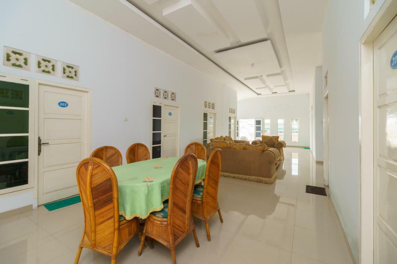RedDoorz Syariah near Simpang Sekip Palembang Hotel Bagian luar foto