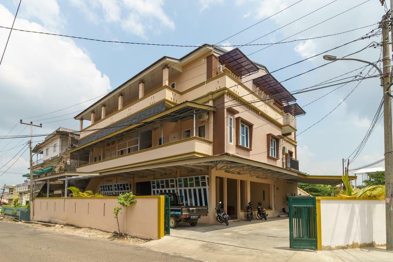 RedDoorz Syariah near Simpang Sekip Palembang Hotel Bagian luar foto
